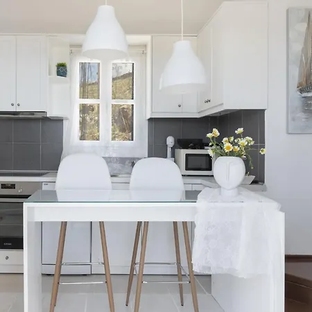 Konstantinos And Eleni's * Kúndurosz